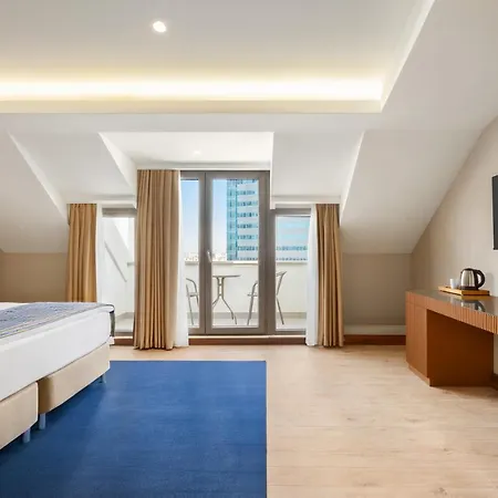 Tryp By Wyndham Sisli 4*