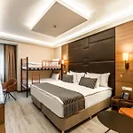 فندق تريب باي ويندهام إسطنبول شيشلي 4*
