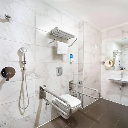 Tryp By Wyndham Sisli Отель