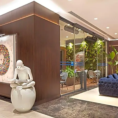 تريب باي ويندهام إسطنبول شيشلي 4*